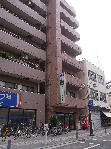 ベルロードつるみから見た建物の外観